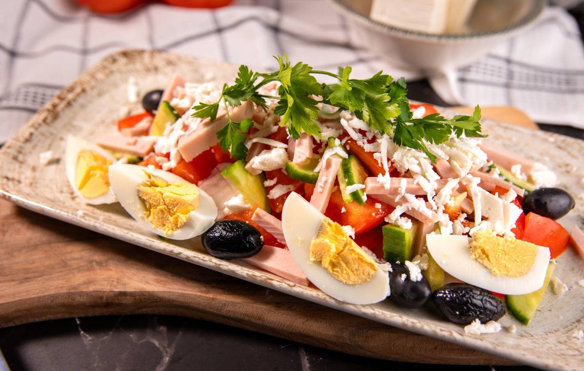 Salată Bulgărească